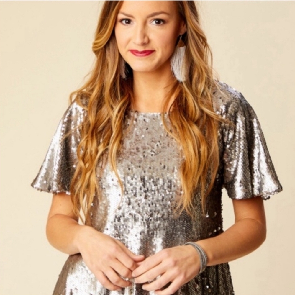 altar'd state Gray Silver Sequin Top SIZE S. #775‎